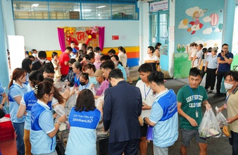 Hành trình “Xuân diệu kỳ” sẻ chia yêu thương của Shinhan Life Việt Nam