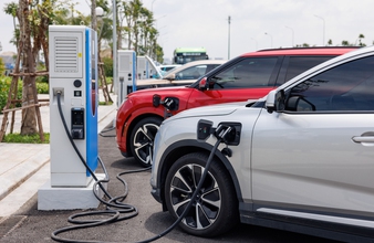 Chủ xe VinFast háo hức với hệ thống 99 siêu trạm sạc mới, thoải mái đi xa không lo điểm dừng