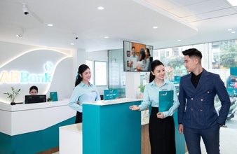 Từ Việt Nam tới quốc tế: Quầy giao dịch đứng ngày càng được ưa chuộng