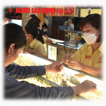 Giá vàng trong nước diễn biến bất ngờ