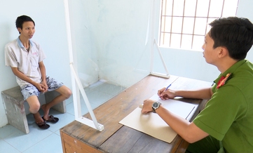 “Phê” ma túy, chặn ôtô biển xanh gây sự