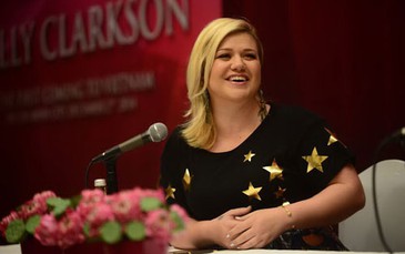 Kelly Clarkson: Hài hước và thông minh