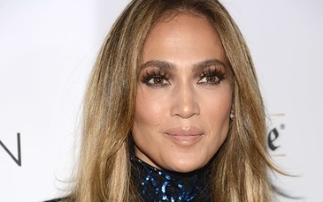 Jennifer Lopez nhận giải "Biểu tượng Âm nhạc Billboard"