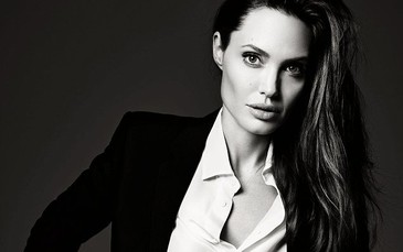 Angelina Jolie trải lòng về Brad và tuổi trẻ nổi loạn