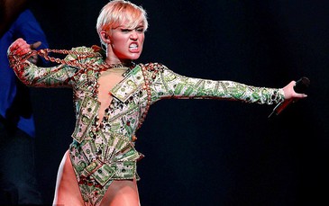 Dọa tự tử nếu không gặp được Miley Cyrus