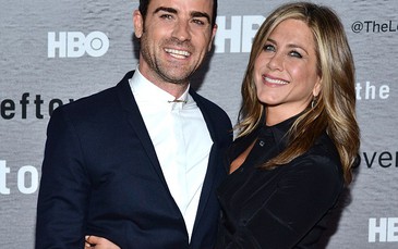 Jennifer Aniston tình tứ bên Justin Theroux