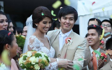 Hoa hậu Hoàn vũ Philippines 2011 khóc trong ngày cưới