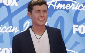 Ca sĩ Scotty McCreery bị cướp táo tợn tại nhà