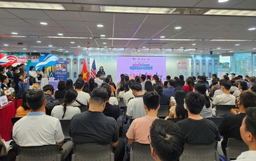 Mỹ kiểm tra mạng xã hội, du học sinh không nên hoang mang