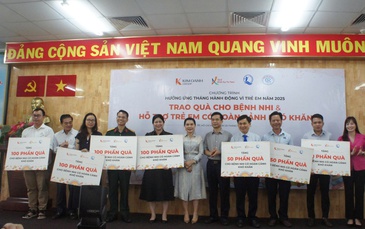 Trao hơn 1.000 phần quà cho bệnh nhi và hỗ trợ trẻ em có hoàn cảnh khó khăn
