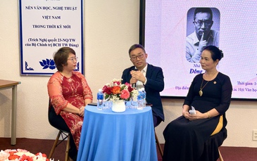 Đông Tây - tác giả tiểu thuyết "Hối hận" - giao lưu tại TP HCM