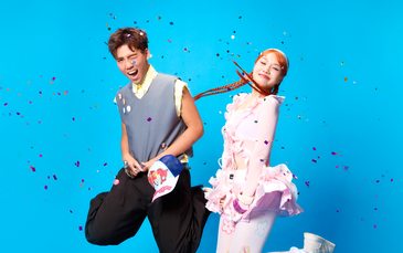 Tổ đội gen Z từng thực hiện 60 dự án với nghệ sĩ Việt "vén màn nhung, ra ánh sáng"