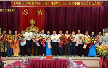 Nhiều cán bộ Tỉnh ủy xin nghỉ hưu trước tuổi