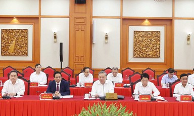 Bộ Chính trị cho ý kiến phương án nhân sự cấp ủy chuẩn bị Đại hội đại biểu Đảng bộ Quân đội