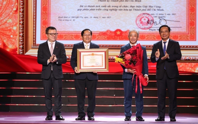 Lễ trao Giải Mai Vàng lần thứ 31: Báo Người Lao Động đón nhận Bằng khen của Thủ tướng Chính phủ