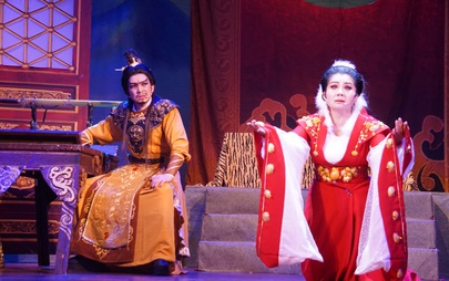 Vở "Hồ Nguyệt Cô hóa cáo"