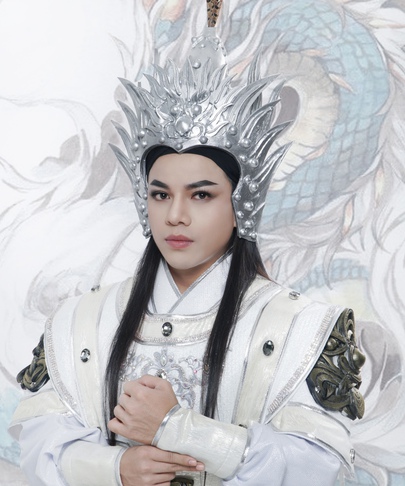 Nghệ sĩ Hoàng Hải và Ngũ Văn Thiệu trong vở "Loạn thế anh hùng"
