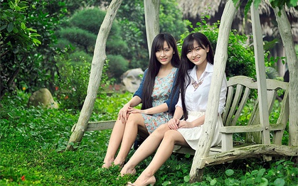 Chị em sinh đôi giỏi võ, xinh như diễn viên Hàn