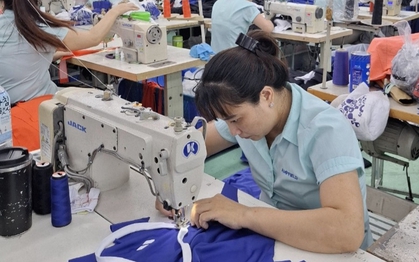 Tăng lương để giữ chân người lao động