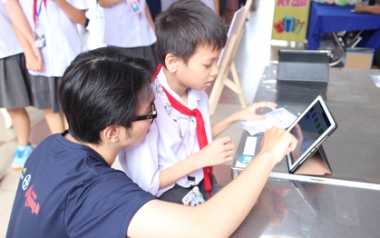 Trang bị kiến thức khoa học sức khỏe cho hàng ngàn học sinh