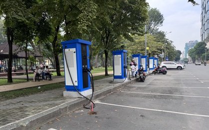 Trạm sạc ô tô điện VinFast xuất hiện ngày càng nhiều ở trung tâm TP HCM