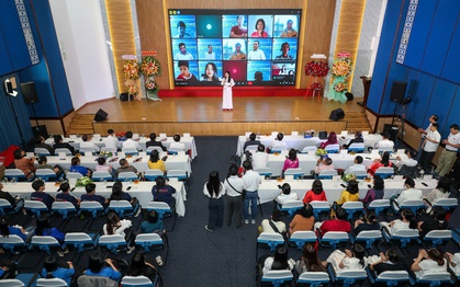 Trao giải "Người Thầy kính yêu" lần 4:  Âm thầm cống hiến, miệt mài gieo chữ