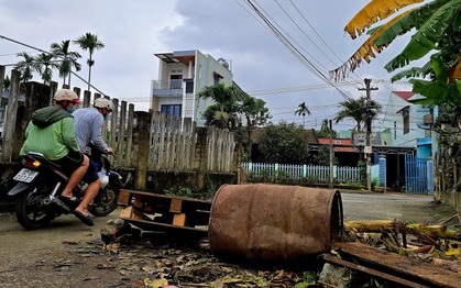 Cả khu dân cư dựng barie tự chế, ngăn xe né trạm BOT ở Đà Nẵng