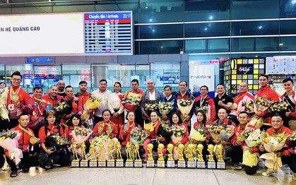 Ngày về rạng rỡ của đội tuyển thể hình với ngôi á quân thế giới