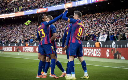 Barcelona thắng tưng bừng ngày trở lại Nou Camp