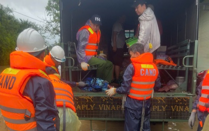 Nghĩa đồng bào trong lũ dữ