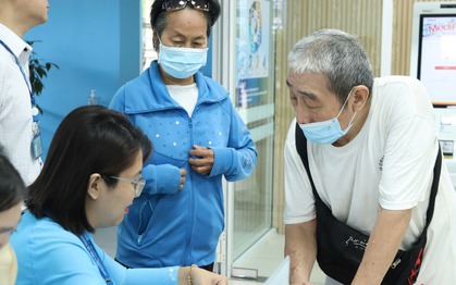 Người cao tuổi TP HCM cần làm thủ tục gì để được nhận thẻ BHYT miễn phí?