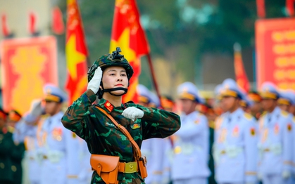 Thiêng liêng hình ảnh Quốc kỳ từ đất liền đến hải đảo