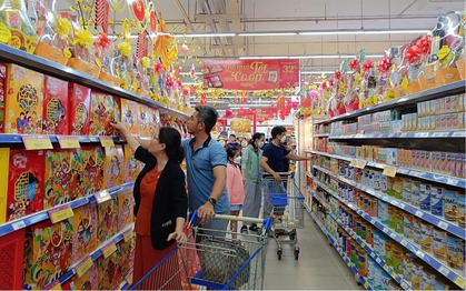 Hàng Tết bắt đầu lên kệ