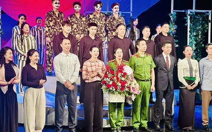 Nhà hát Kịch Công an nhân dân tạo ấn tượng mạnh với "Nơi bình minh trở lại"
