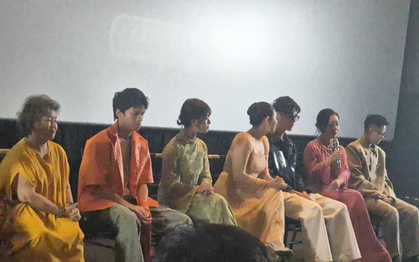 NSƯT Chiều Xuân khóc, "Nguyệt thảo mai" Hà Hương giúp lau nước mắt