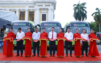 Thêm tuyến xe buýt điện miễn phí cho người dân tham quan Hà Nội