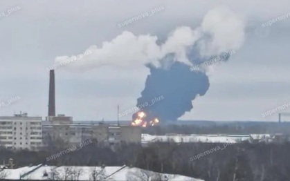 Giao thừa trong tiếng còi báo động rền vang tại Nga và Ukraine