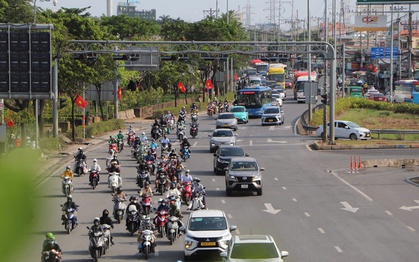 Vỉa hè cửa ngõ phía Tây TP HCM: Dẹp "điểm nóng", mở đường mưu sinh