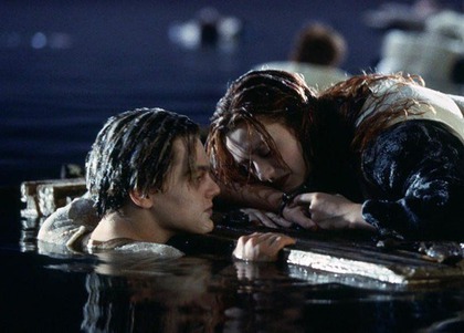 Mảnh gỗ cứu Rose trong "Titanic" được bán 718.750 USD