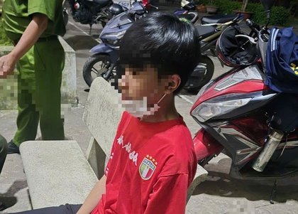 Xác định được thiếu niên chạy xe máy che biển số ở TPHCM