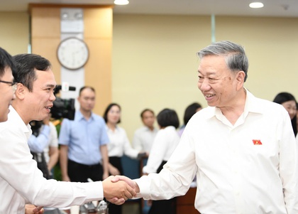 Hình ảnh Tổng Bí thư Tô Lâm tiếp xúc cử tri TP Hà Nội