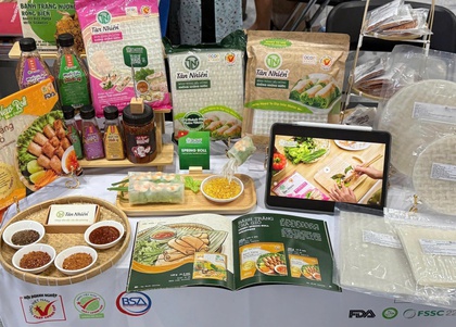 Độc đáo bánh tráng không nhúng nước của Tân Nhiên