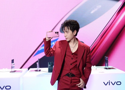 vivo V60 5G ra mắt thị trường Việt Nam, camera siêu Tele ZEISS thế hệ mới