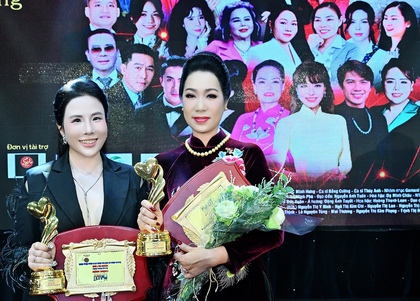 Doanh nhân Nguyễn Thị Y Bình nhận giải “Doanh nhân có trái tim nhân ái vì cộng đồng” năm 2025