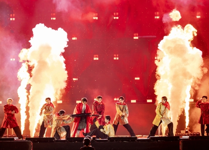 Cú bắt tay "chấn động" của Sony Music và YeaH1