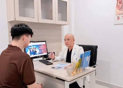 Thuê người yêu qua mạng đi chơi Valentine, chàng trai sợ mắc bệnh tình dục