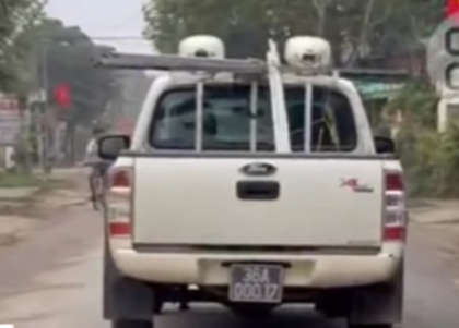 Ô tô biển xanh bị phạt 38 triệu đồng sau phản ánh của người dân