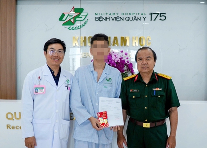 Đau âm ỉ rồi diễn tiến nhanh, nam sinh viên suýt mất tinh hoàn