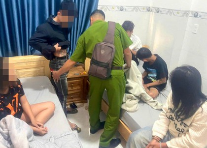 Quen biết qua mạng xã hội, hai bé gái bị xâm hại tại nhà nghỉ