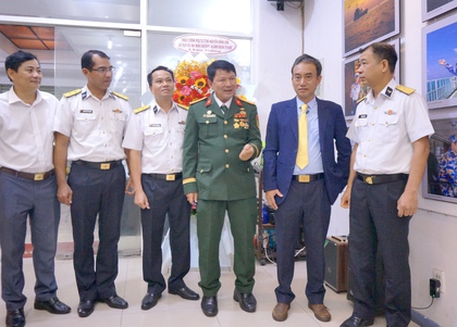 114 bức ảnh về "Sức trẻ biển đảo Tổ quốc"